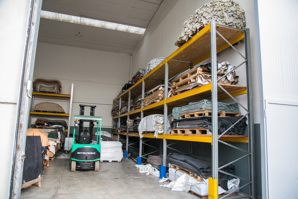 pezzi di pelle in magazzino